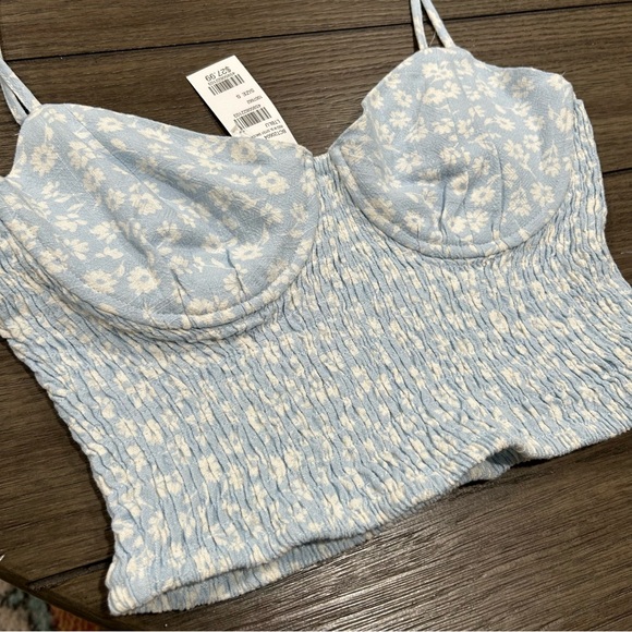 Rsq crop floral blue and white top size small - Picture 3 of 7